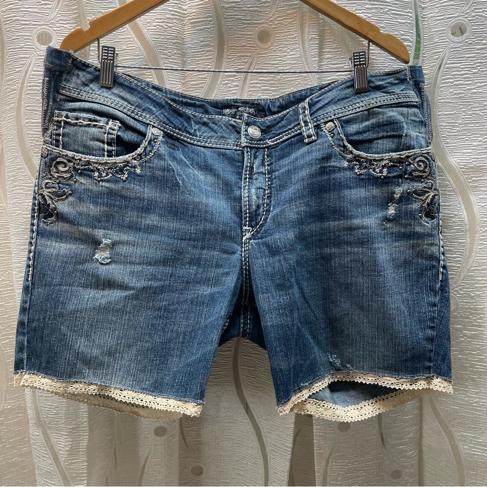Silver Jeans Suki Flap Denim Shorts Womens 42 Blue Good‎ Lace Trim Distressed